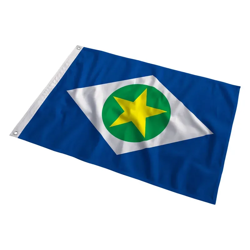 Bandeira de Mato Grosso tremulando ao vento