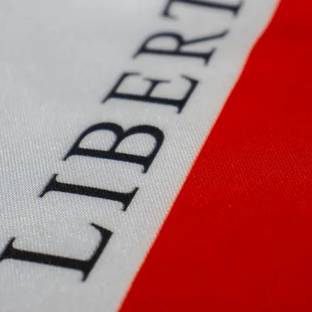 Detalhe do tecido da bandeira de Minas Gerais