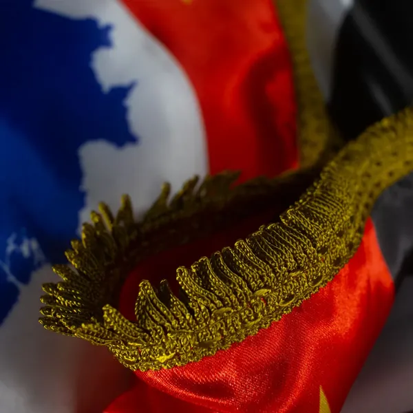 Detalhe da franja e do cetim das bandeiras dos estados